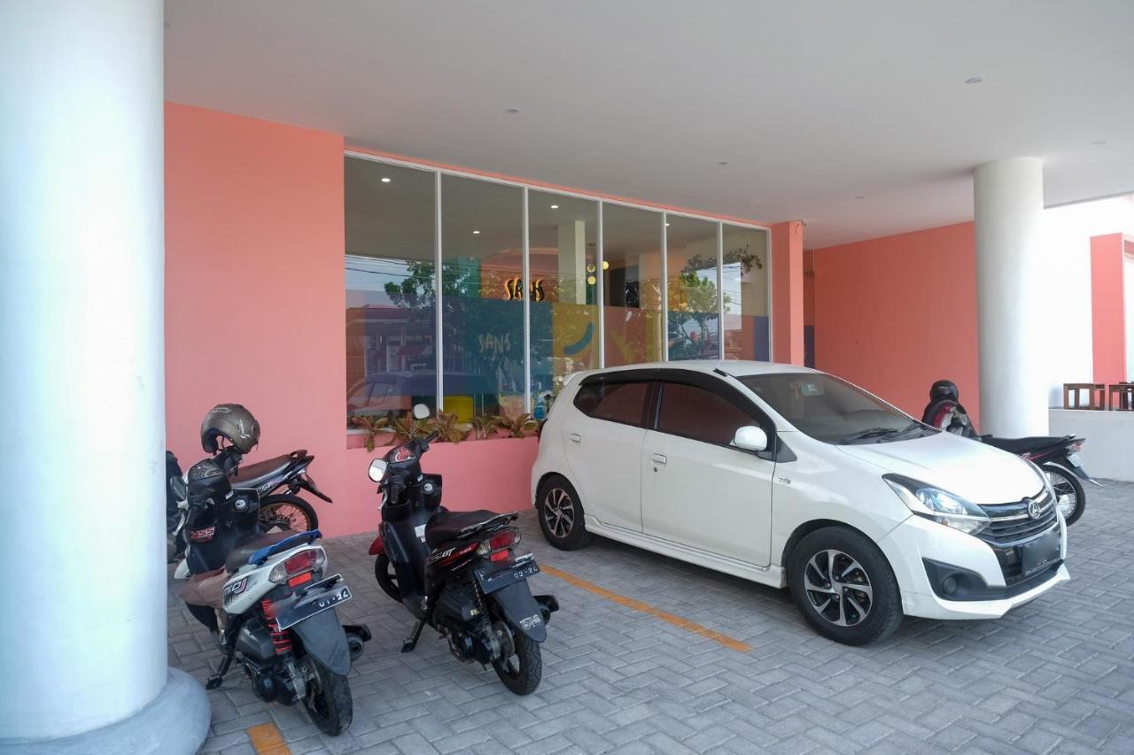 Sans Hotel Aurum Majapahit 세마랑 외부 사진