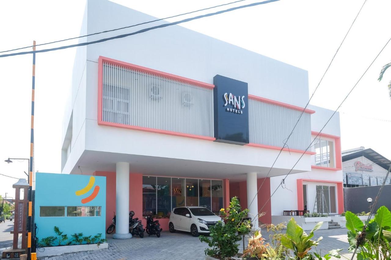 Sans Hotel Aurum Majapahit 세마랑 외부 사진
