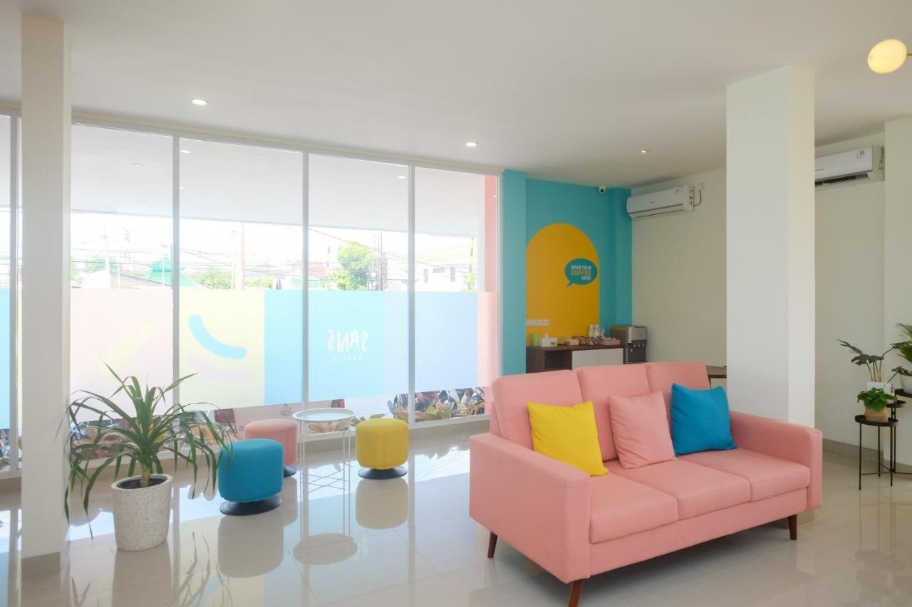 Sans Hotel Aurum Majapahit 세마랑 외부 사진