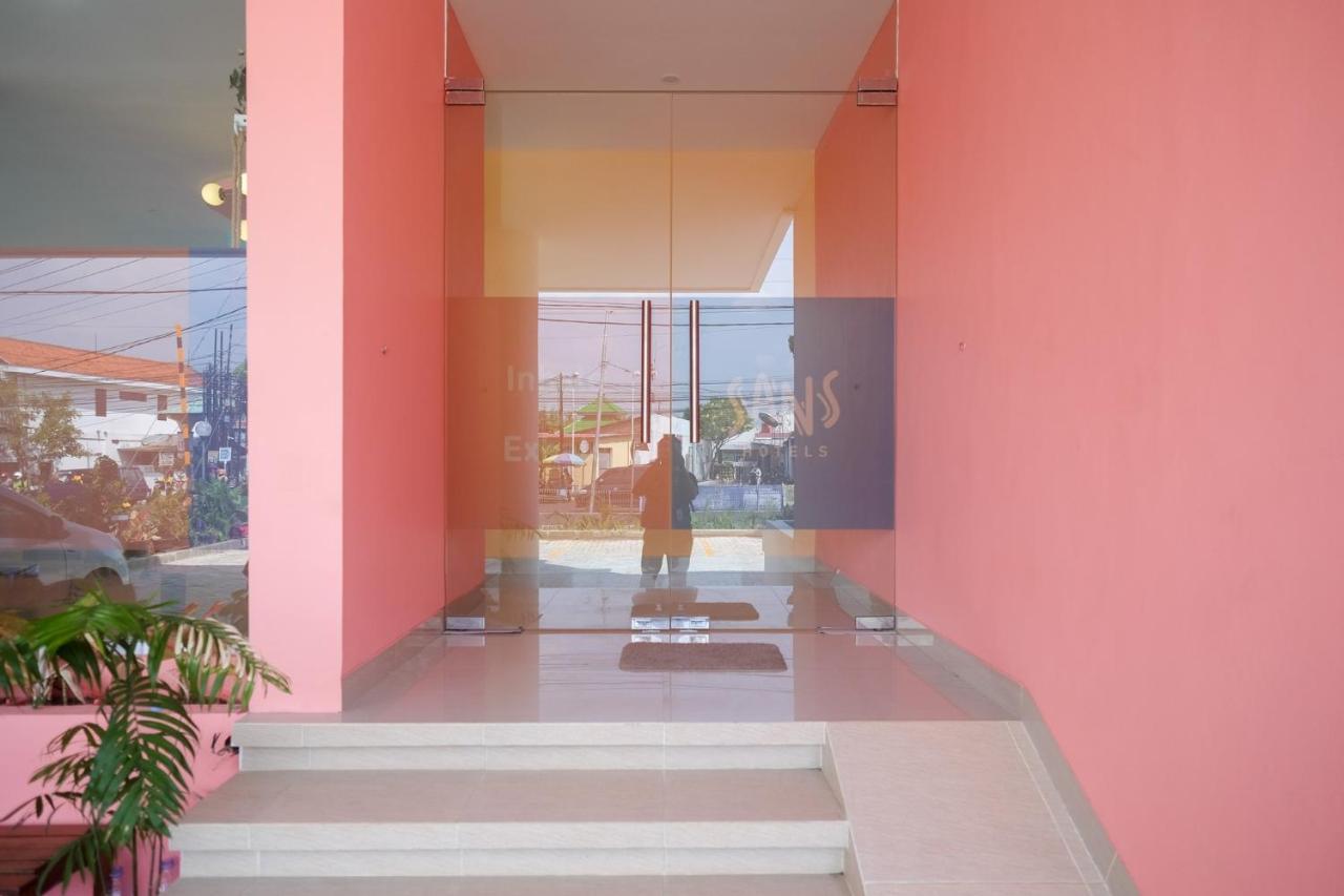 Sans Hotel Aurum Majapahit 세마랑 외부 사진