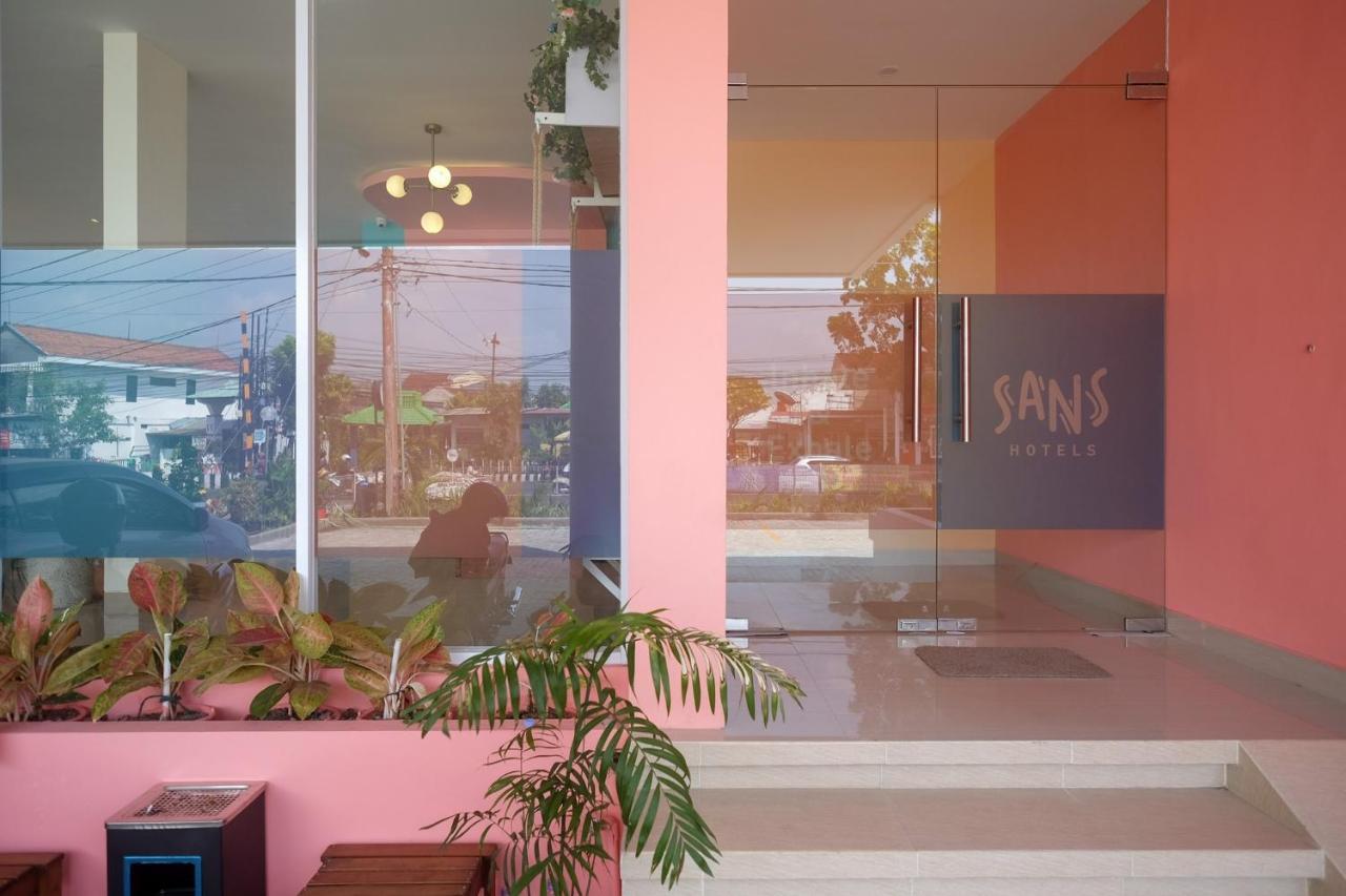 Sans Hotel Aurum Majapahit 세마랑 외부 사진